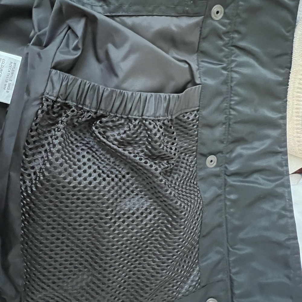 🎄🥗Like new condition Canada Goose MCKENNA Coat Black Size M - Picture 13 of 15